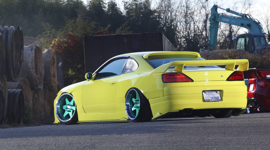 JDM 326POWER WIDE BODY KIT FOR NISSAN SILVIA SPEC R S15 WITH A UNIVERSAL REAR WING ( PHOTOS SHOW THE WING AS FITTED ON A LEXUS). ARRIVED PACKED INTO A MASSIVE BOX !