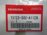HONDA CIVIC 2 DOOR 1999-2000 EMBLEM REAR (SI) 75723-S02-A11ZB ORIGINAL JDM PARTS
