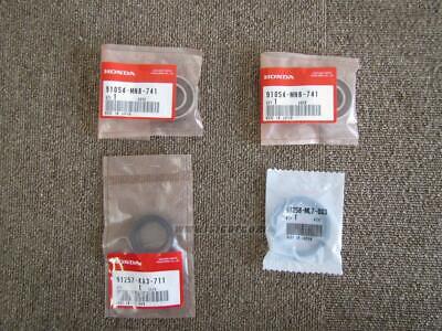 HONDA V-TWIN MAGNA VT250C MC29 FRONT WHEEL BEARINGS AND DUST SEALS 91054-MN8-741