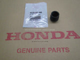 HONDA CBX1000 CB1 SEAL BOOT REAR BRAKE CALIPER PIN 45133-371-006 genuine spares!