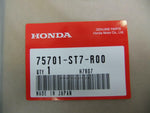 ACURA INTEGRA HATCHBACK TYPE-R 97-01 3 DOORS EMBLEM, RR CENTER (A) 75701-ST7-R00