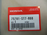 ACURA INTEGRA HATCHBACK TYPE-R 97-01 3 DOORS EMBLEM, RR CENTER (A) 75701-ST7-R00