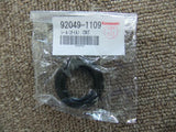 KAWASAKI 1999 KMX125-A12 KMX 125 SWINGARM SEAL, OIL CNT 92049-1109 SEHEMU HALISI