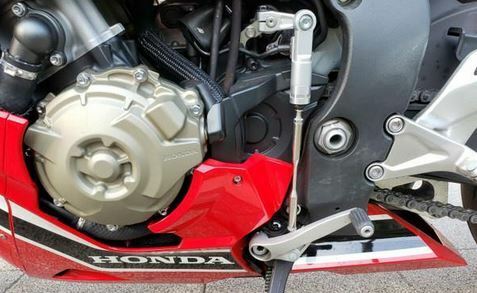 HONDA CBR1000RR 2017 SC77 STEP HOLDER, L. MAIN STEP 50700-MGP-D60